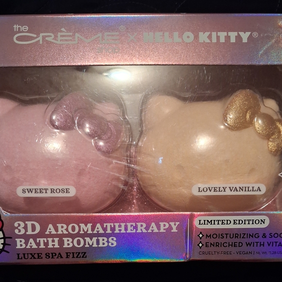 Crème Shop x Hello Kitty 3D Aromatherapy Bath Bombs - Pink and Gold - Picture 2 of 3